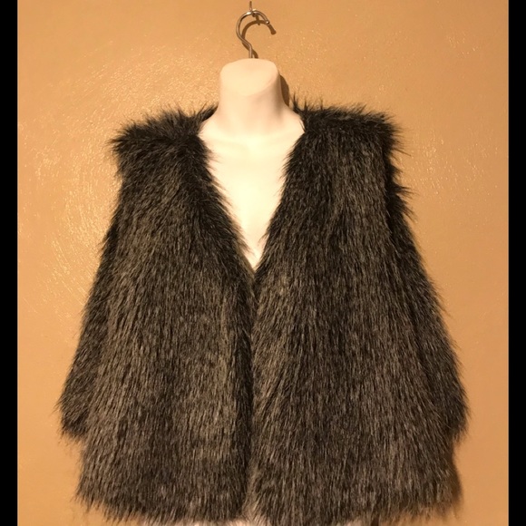 Roommates Jackets & Blazers - Roommates black/gray faux fur vest size 3X